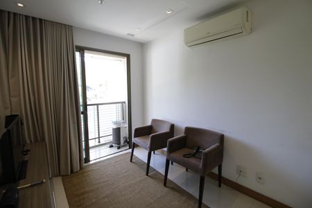 Sala de apartamento para alugar com 1 quarto, 40m² em Jacarepaguá, Rio de Janeiro