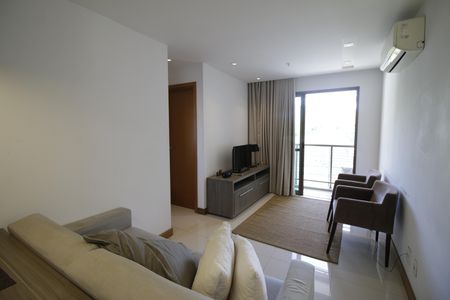 Sala de apartamento para alugar com 1 quarto, 40m² em Jacarepaguá, Rio de Janeiro