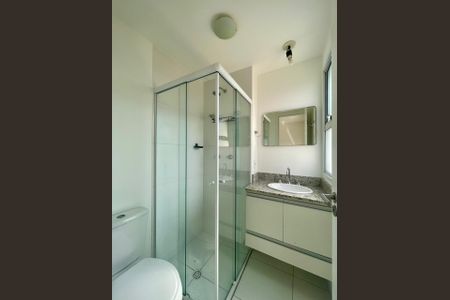 Banheiro  de apartamento à venda com 2 quartos, 60m² em Alphaville Residencial Um, Barueri