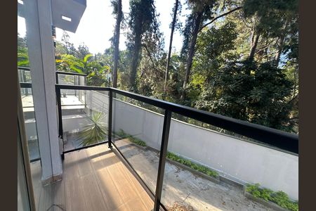 Casa de condomínio para alugar com 400m², 4 quartos e 2 vagas Casa de condomínio para alugar com 400m², 4 quartos e 2 vagasVaranda