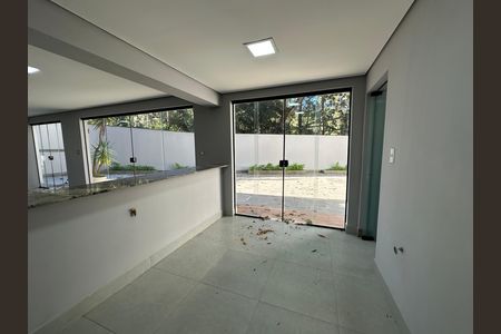 Casa de condomínio para alugar com 400m², 4 quartos e 2 vagas Casa de condomínio para alugar com 400m², 4 quartos e 2 vagasÁrea de Serviço