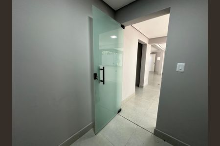 Casa de condomínio para alugar com 400m², 4 quartos e 2 vagas Casa de condomínio para alugar com 400m², 4 quartos e 2 vagasÁrea de Serviço