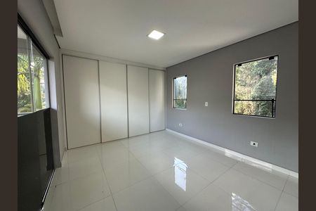 Casa de condomínio para alugar com 400m², 4 quartos e 2 vagas Casa de condomínio para alugar com 400m², 4 quartos e 2 vagasSuíte 2