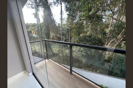 Casa de condomínio para alugar com 400m², 4 quartos e 2 vagas Casa de condomínio para alugar com 400m², 4 quartos e 2 vagasVaranda