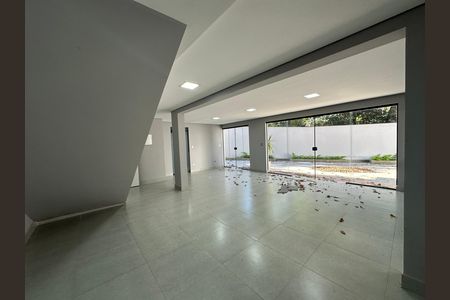 Casa de condomínio para alugar com 400m², 4 quartos e 2 vagas Casa de condomínio para alugar com 400m², 4 quartos e 2 vagasSalão de Festas