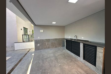 Casa de condomínio para alugar com 400m², 4 quartos e 2 vagas Casa de condomínio para alugar com 400m², 4 quartos e 2 vagasChurrasqueira
