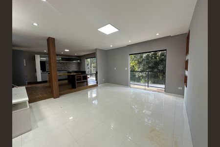 Casa de condomínio para alugar com 400m², 4 quartos e 2 vagas Casa de condomínio para alugar com 400m², 4 quartos e 2 vagasSala de TV