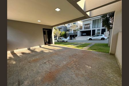 Casa de condomínio para alugar com 400m², 4 quartos e 2 vagas Casa de condomínio para alugar com 400m², 4 quartos e 2 vagasGaragem