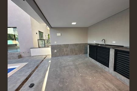 Casa de condomínio para alugar com 400m², 4 quartos e 2 vagas Casa de condomínio para alugar com 400m², 4 quartos e 2 vagasChurrasqueira