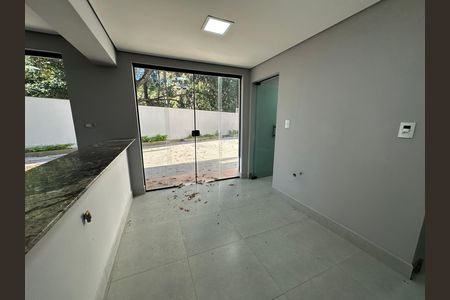 Casa de condomínio para alugar com 400m², 4 quartos e 2 vagas Casa de condomínio para alugar com 400m², 4 quartos e 2 vagasÁrea de Serviço
