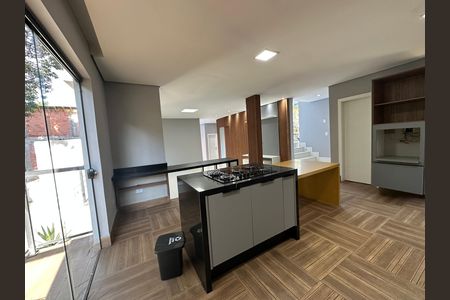Casa de condomínio para alugar com 400m², 4 quartos e 2 vagas Casa de condomínio para alugar com 400m², 4 quartos e 2 vagasCozinha