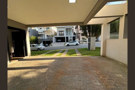 Casa de condomínio para alugar com 400m², 4 quartos e 2 vagas Casa de condomínio para alugar com 400m², 4 quartos e 2 vagasGaragem