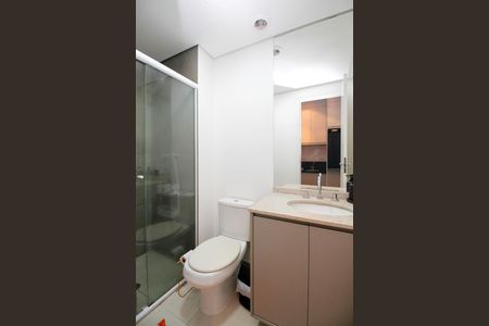 Banheiro de apartamento para alugar com 1 quarto, 30m² em Pinheiros, São Paulo