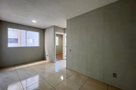 Sala de apartamento para alugar com 2 quartos, 42m² em Parque Bristol, São Paulo