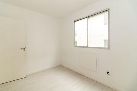 Quarto 1 de apartamento para alugar com 2 quartos, 43m² em Padre Miguel, Rio de Janeiro