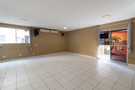 Apartamento para alugar com 43m², 2 quartos e 1 vaga Apartamento para alugar com 43m², 2 quartos e 1 vagaÁrea comum - Salão de festas