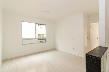 Sala de apartamento para alugar com 2 quartos, 43m² em Padre Miguel, Rio de Janeiro