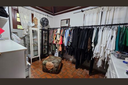 Casa de condomínio à venda com 1050m², 3 quartos e 2 vagas Casa de condomínio à venda com 1050m², 3 quartos e 2 vagasQuarto 3