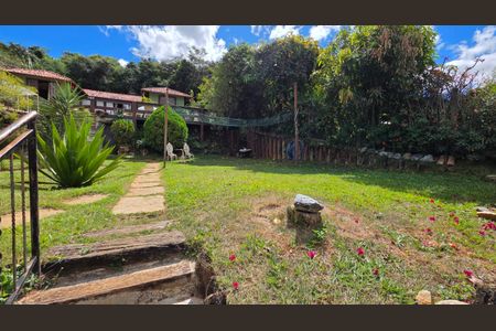 Casa de condomínio à venda com 1050m², 3 quartos e 2 vagas Casa de condomínio à venda com 1050m², 3 quartos e 2 vagasÁrea externa
