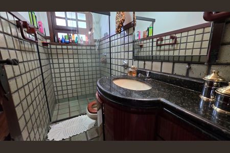 Casa de condomínio à venda com 1050m², 3 quartos e 2 vagas Casa de condomínio à venda com 1050m², 3 quartos e 2 vagasBanheiro 1