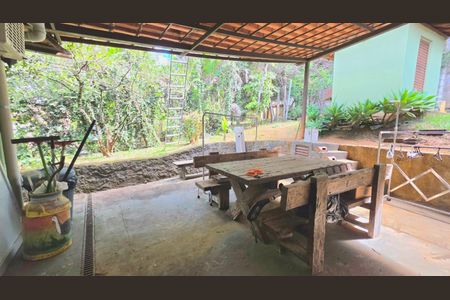Casa de condomínio à venda com 1050m², 3 quartos e 2 vagas Casa de condomínio à venda com 1050m², 3 quartos e 2 vagasÁrea externa