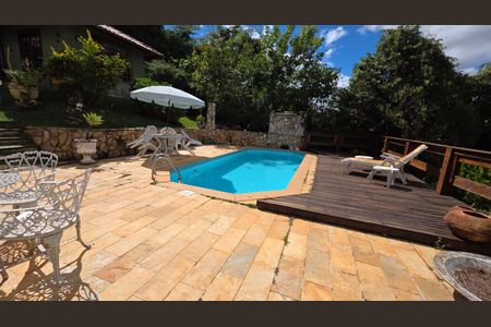Casa de condomínio à venda com 1050m², 3 quartos e 2 vagas Casa de condomínio à venda com 1050m², 3 quartos e 2 vagasÁrea externa