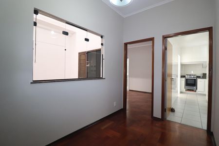 Casa para alugar com 200m², 3 quartos e 2 vagasEscritório