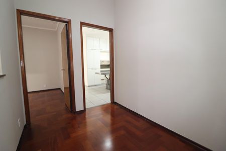 Casa para alugar com 200m², 3 quartos e 2 vagasEscritório