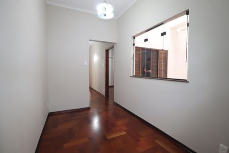 Casa para alugar com 200m², 3 quartos e 2 vagasEscritório