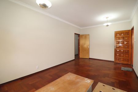 Casa para alugar com 200m², 3 quartos e 2 vagasSala