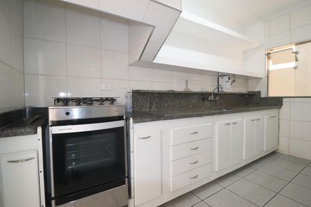 Casa para alugar com 200m², 3 quartos e 2 vagasCozinha