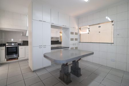 Casa para alugar com 200m², 3 quartos e 2 vagasCopa