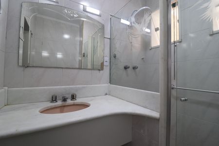 Casa para alugar com 200m², 3 quartos e 2 vagasBanheiro Quarto 1 suíte