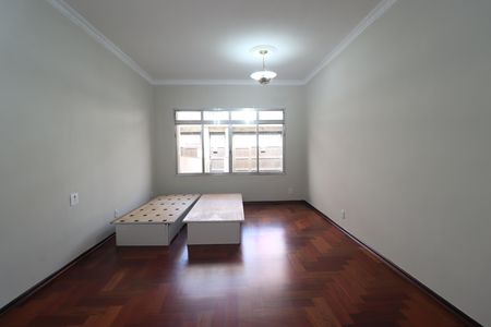 Casa para alugar com 200m², 3 quartos e 2 vagasSala