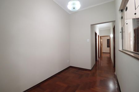 Casa para alugar com 200m², 3 quartos e 2 vagasEscritório