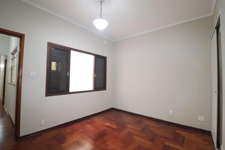 Casa para alugar com 200m², 3 quartos e 2 vagasQuarto 1 suíte