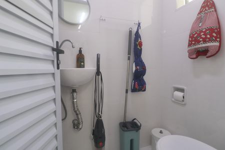 Apartamento para alugar com 170m², 3 quartos e 2 vagas Apartamento para alugar com 170m², 3 quartos e 2 vagasBanheiro de serviço
