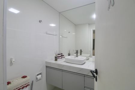 Apartamento para alugar com 170m², 3 quartos e 2 vagas Apartamento para alugar com 170m², 3 quartos e 2 vagasBanheiro Social