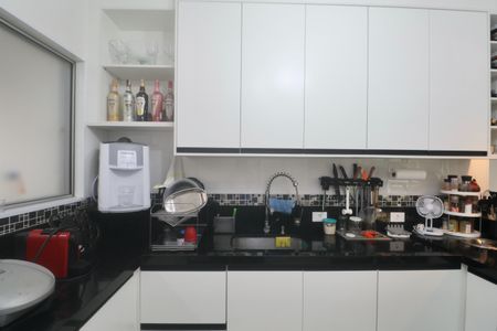 Apartamento para alugar com 170m², 3 quartos e 2 vagas Apartamento para alugar com 170m², 3 quartos e 2 vagasCozinha