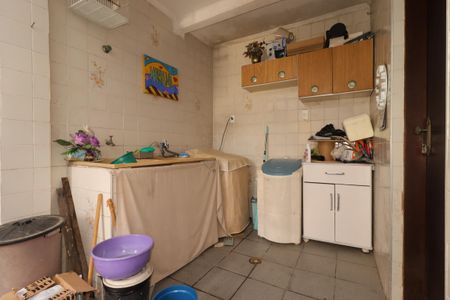 Casa à venda com 168m², 3 quartos e 2 vagasÁrea de Serviço