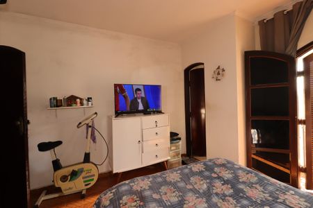 Casa à venda com 168m², 3 quartos e 2 vagasSuíte