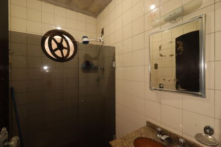 Casa à venda com 168m², 3 quartos e 2 vagasBanheiro do piso superior