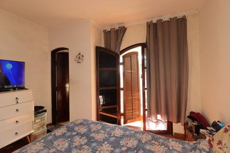 Casa à venda com 168m², 3 quartos e 2 vagasSuíte