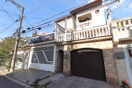 Casa à venda com 168m², 3 quartos e 2 vagasFachada