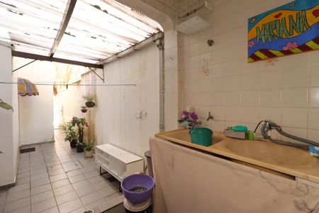 Casa à venda com 168m², 3 quartos e 2 vagasÁrea de Serviço