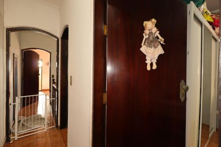 Casa à venda com 168m², 3 quartos e 2 vagasCorredor do piso superior