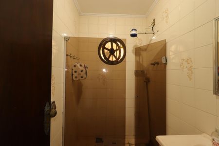 Casa à venda com 168m², 3 quartos e 2 vagasBanheiro do piso inferior