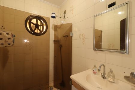 Casa à venda com 168m², 3 quartos e 2 vagasBanheiro do piso inferior