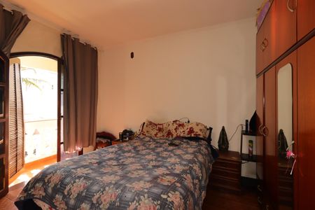 Casa à venda com 168m², 3 quartos e 2 vagasSuíte