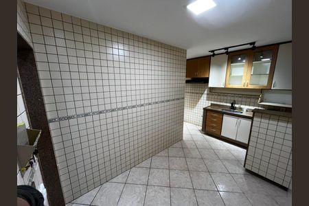 Casa de condomínio para alugar com 60m², 2 quartos e 2 vagas Casa de condomínio para alugar com 60m², 2 quartos e 2 vagasCozinha